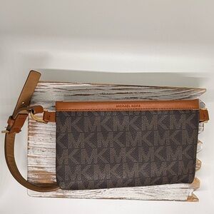NWOT Michael Kors Monogram Clutch Wristlet